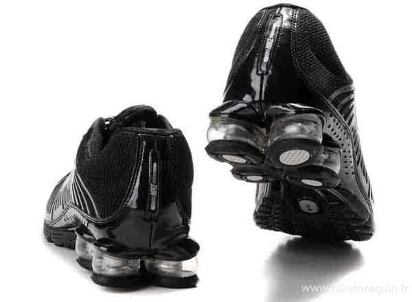 Hommes Nike Shox R4 625 noire (2)